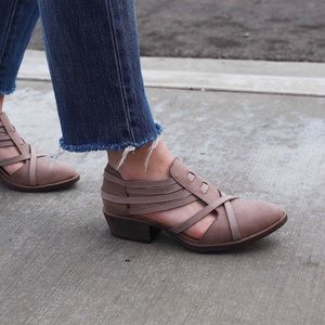 Coconuts by Matisse Britt ankle bootie